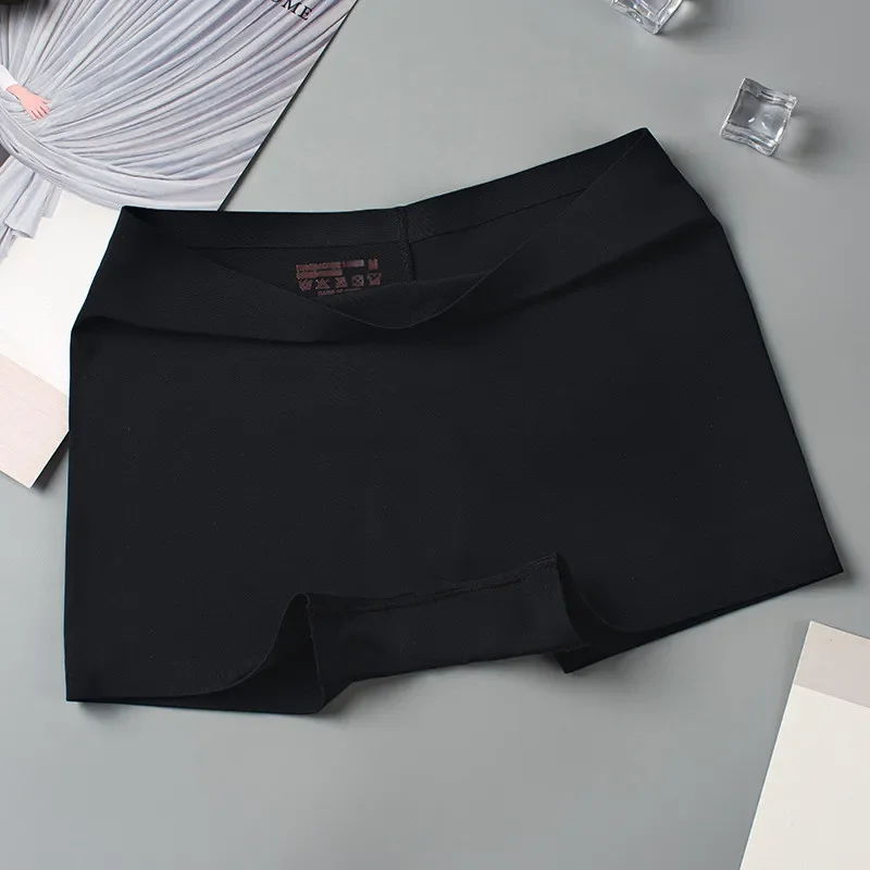 Seamless Women Boyshorts Boxers Cotton Crotch Antibacterial Ladies Safety Pants Thin Underwear for Spring Summer