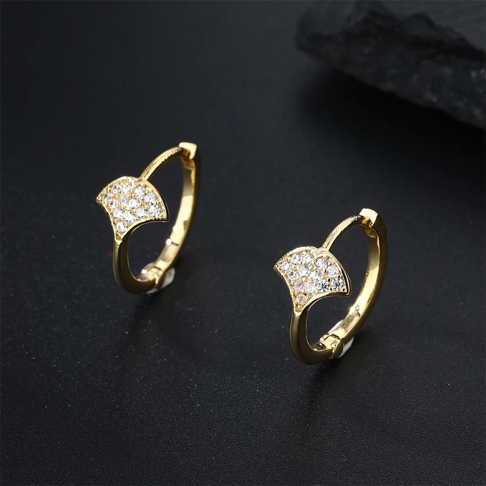 Kpop Cubic Zirconia Leaf Clip Earrings For Women Elegant Party Wedding Statement Earrings Simple Fashion Jewelry Girls Gift 2024