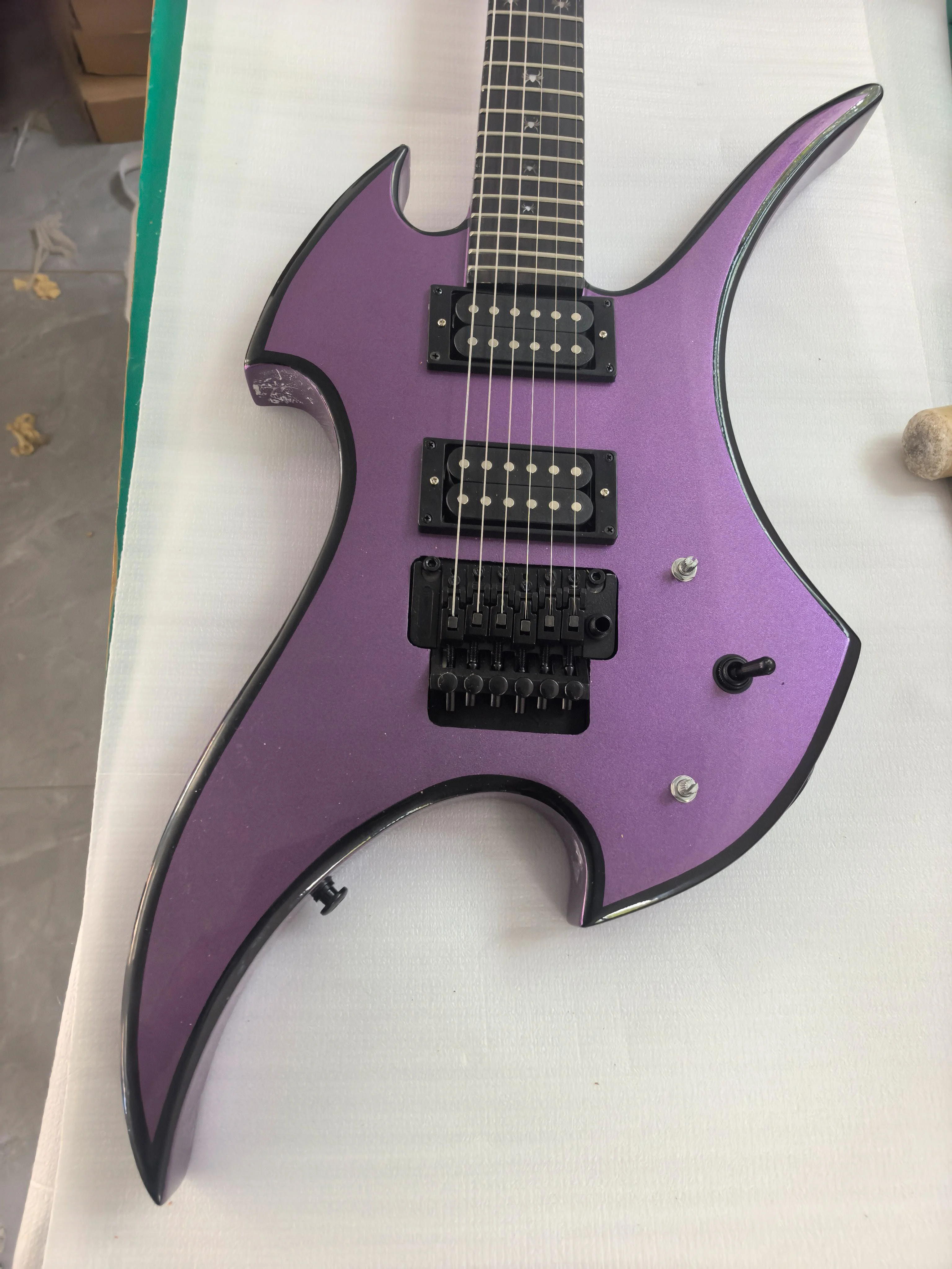 6 String Purple Electric Guitar Mahogany Body Maple Neck Rosewood Fingerboard Dual Humbuckers Double Locking Tremolo Bridge
