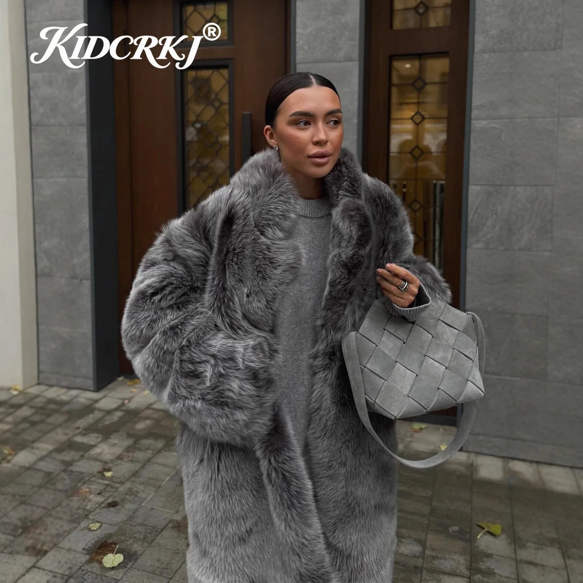 Winter High Quality Fluffy Fur Overcoat Outerwear Women Fashion Luxury Long Faux Fur Coat Women Gradient Dyeing Plush Jacket
