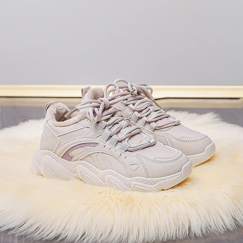 New Winter Casual Sports Shoes for Ma'am Trendy Shoes Winter fleece dad shoes flat shoes cotton shoes sports shoes Size 35-40
