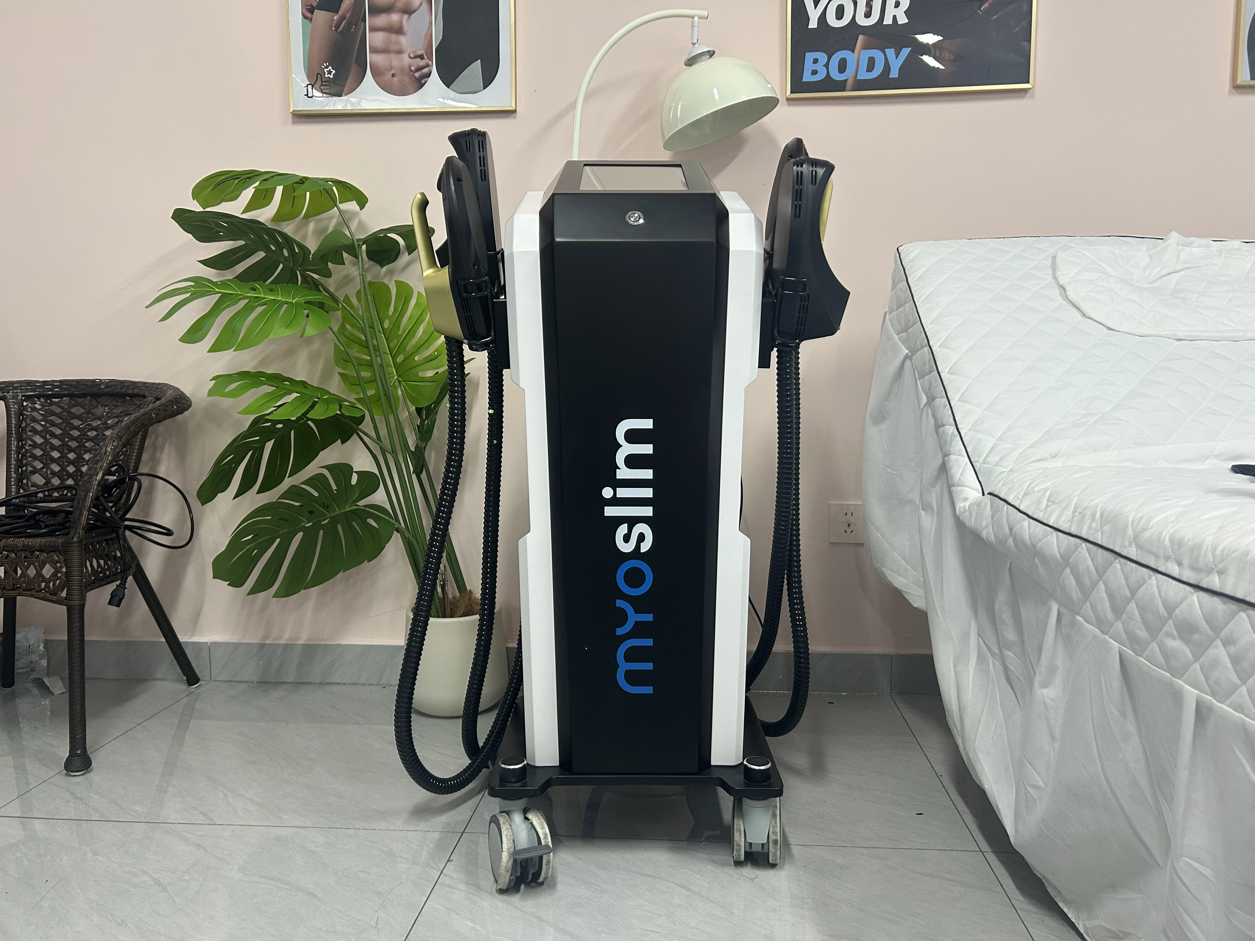 

EMSzero Neo 6500 Вт Самый продаваемый Nova High Power 4 RF ручки Hi-emt Body Sculpt EMS Машина для стимуляции мышц тела