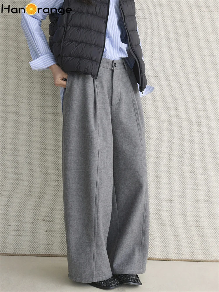 HanOrange 2025 invierno Simple moda compuesto terciopelo plisado cuchillo curvo pantalones silueta suelta pantalones negro/gris claro