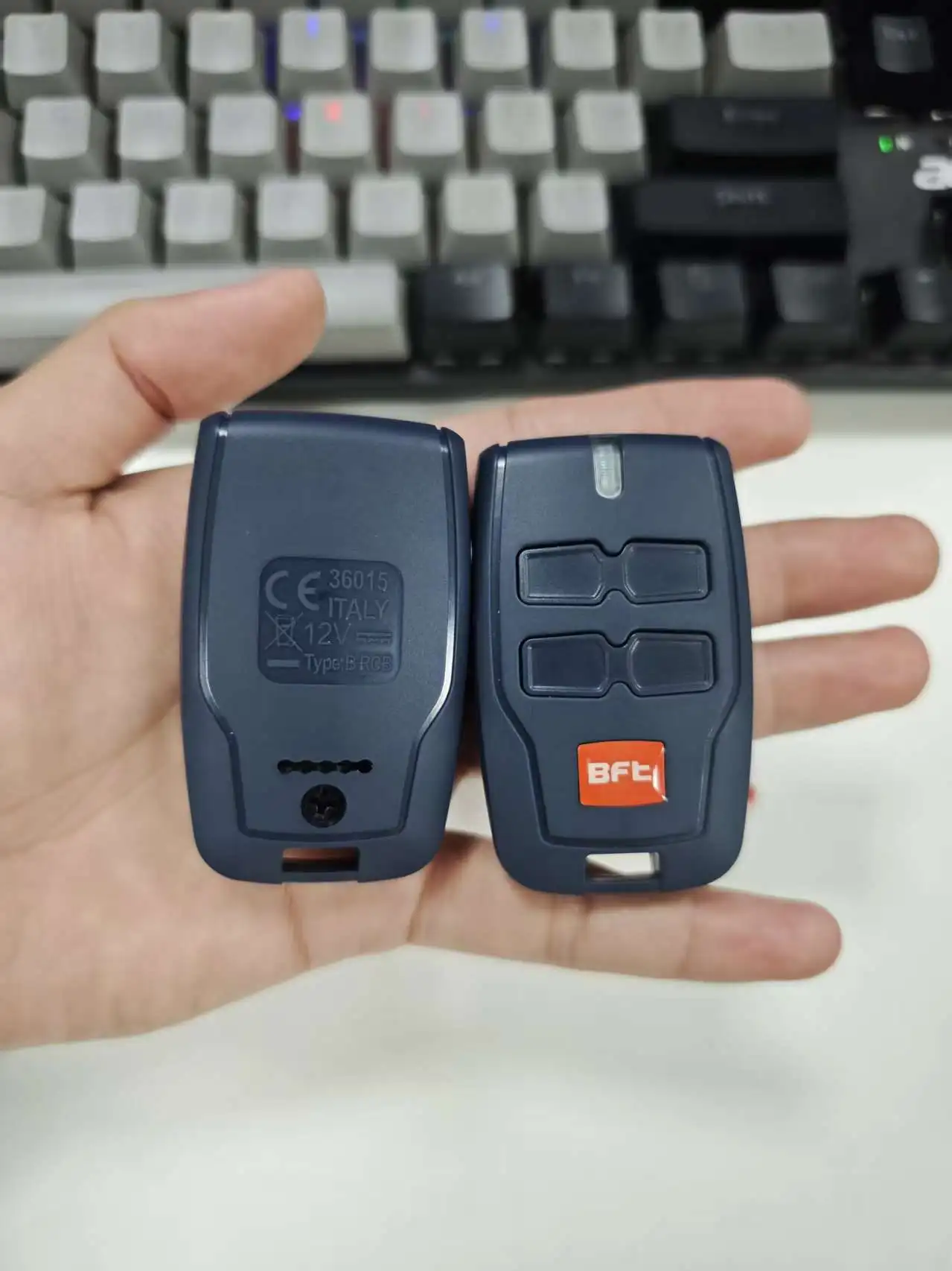 bft-mitto-2-y-4-b-rcb02-rcb04-kleio-b-rca02-rca04-trc1-trc2-trc3-controle-remoto-para-puerta-de-garagem-43392-mhz-tagged