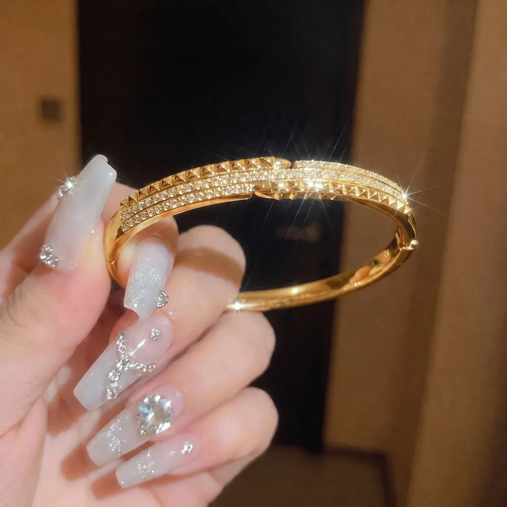 Luxury Sparkle 925 Sterling Silver Micro-inlay Zircon Pyramid Rivet Hinge Open Cuff Bangle for Women Cuff Bracelet Jewelry Gifts