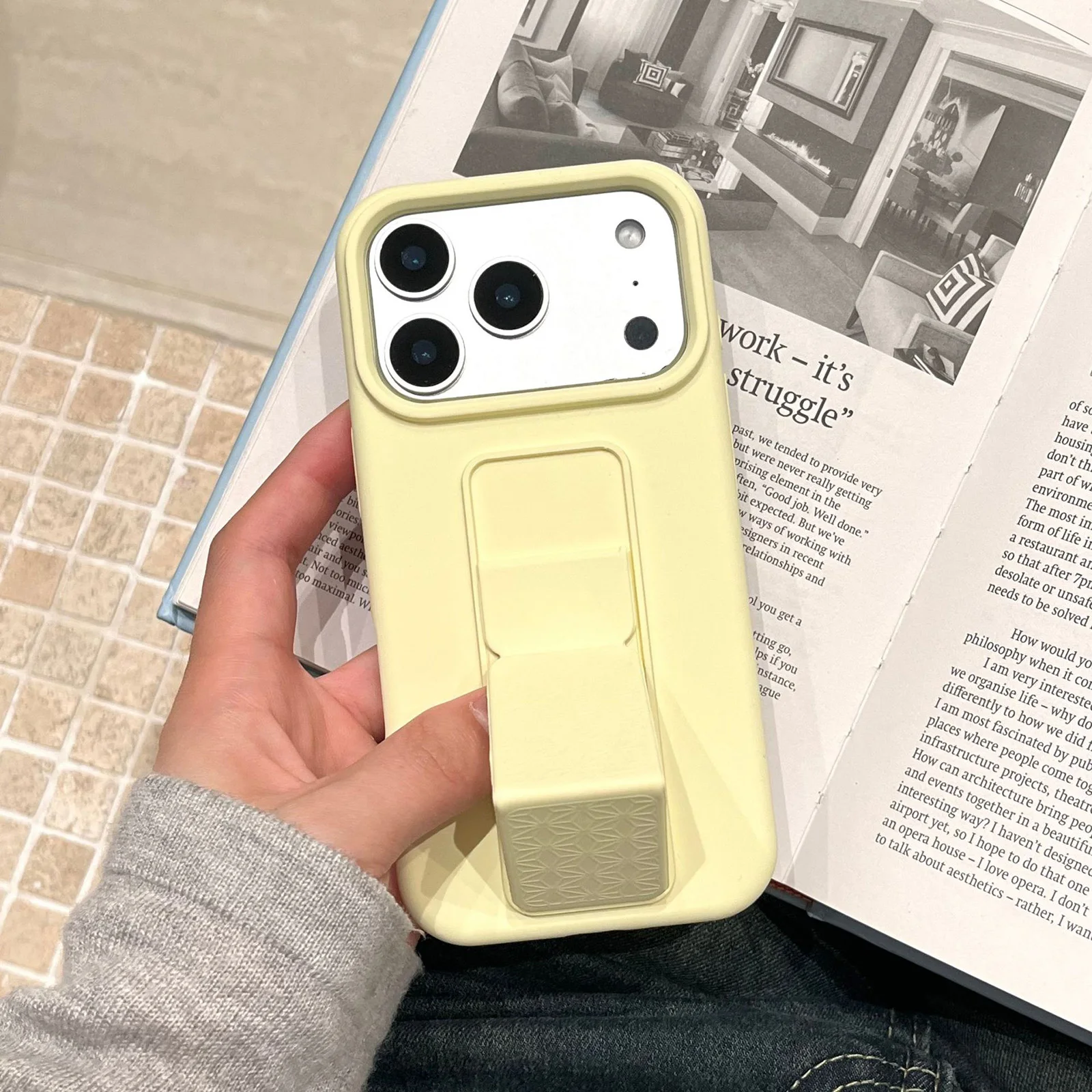 

For iPhone 17 Pro Max/17 Pro/17 Air/17 Liquid Silicone Kickstand Case - Flexible Soft Protective Cover