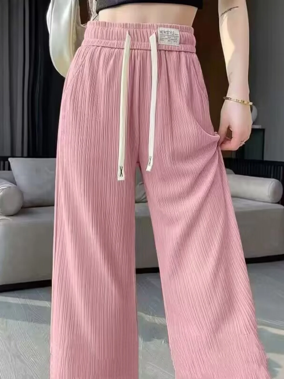 

Специальное предложение: Женские летние тонкие брюки из ледяного шелка с широкими штанинами, защита от комаров, маленький размер, высокая талия, узкая прямая модель