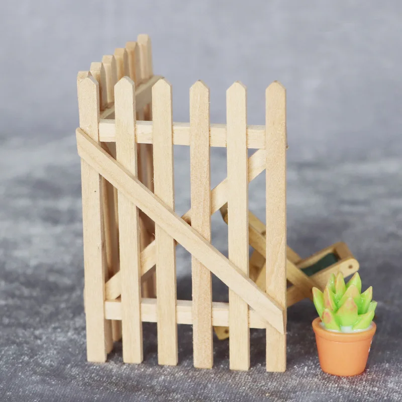 

5picecs 1:12 Scale Dollhouse Miniature Fence - Unpainted Wooden Cross Short Picket Fence Garden Enclosure Craft Props