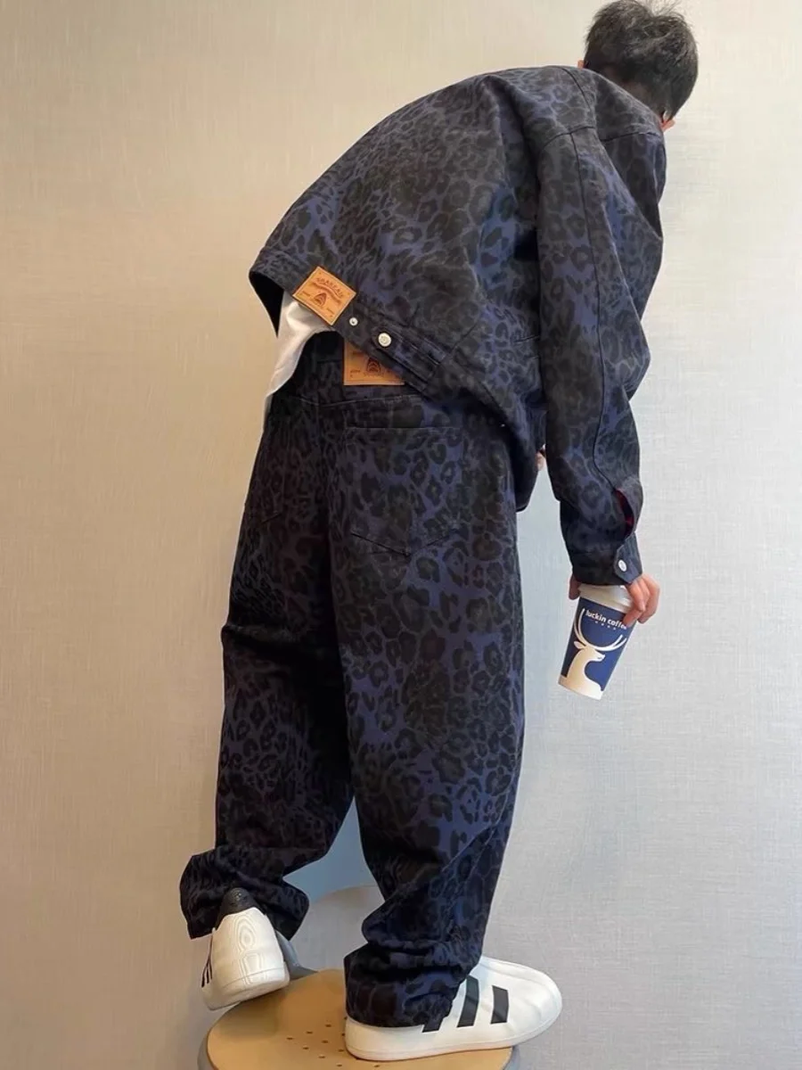 Pantaloni casual da uomo retrò Waed American High Street Jeans a gamba dritta con design a coltello in pelle di leopardo per abbigliamento estivo per adolescenti