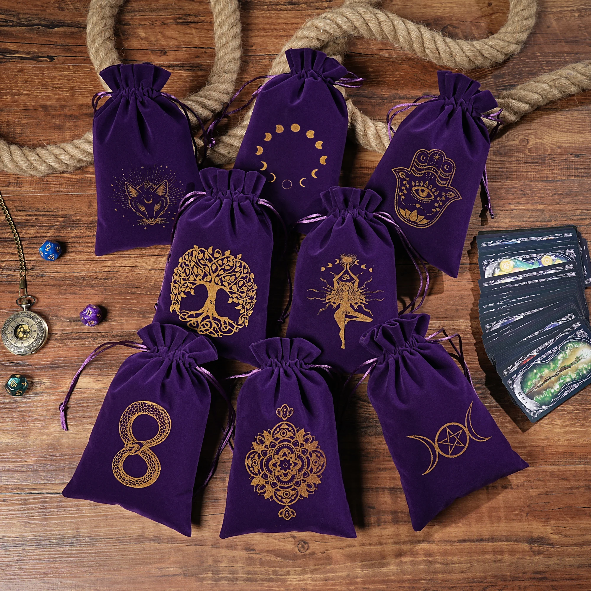 1pc Velvet Tarot Pouch,Jewelry Coin Makeup Dice Bag ,Tarot Card Storage Bag for Holding Healing Crystals,Witchcraft Supplies