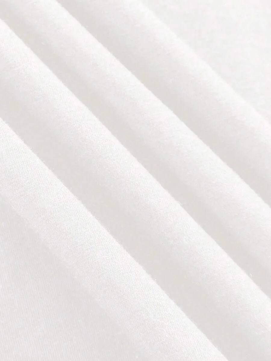 بالإضافة إلى - مقاس تي شيرت بأكمام قصيرة - ملابس نسائية: تي شيرت برسومات سمكة المأكولات البحرية على شاطئ البحر