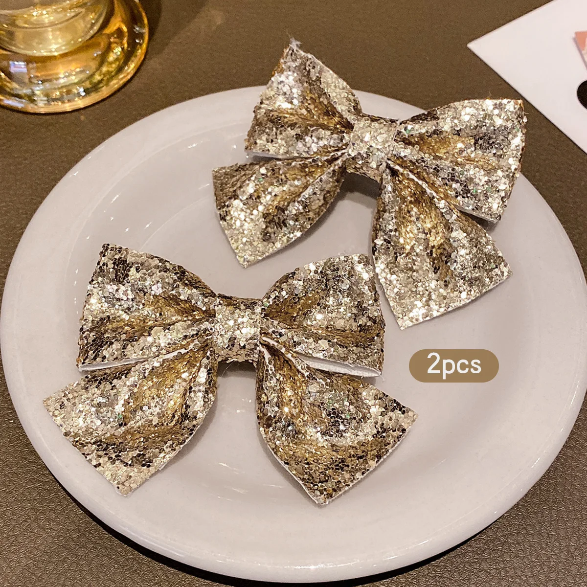 2 gold bow hair clips, fashionable, sweet and cute, suitable for daily use as hair accessories