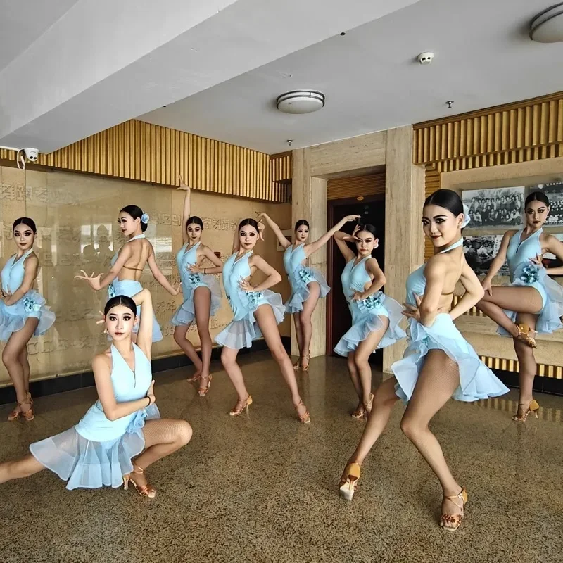 Damski strój do tańca latynoamerykańskiego na zamówienie, biały kombinezon, top, duża spódnica swing, zestaw dla dziewcząt, dorosłych, kostium do występów zespołowych.