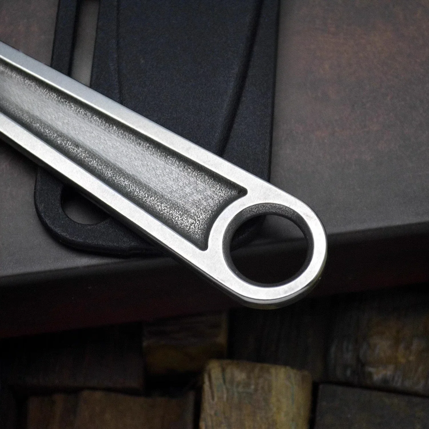 1119 faca de sobrevivência pesada, cabo completo, lâmina de aço inoxidável, alça antiderrapante, afiada e portátil, adequada para acampamento ao ar livre