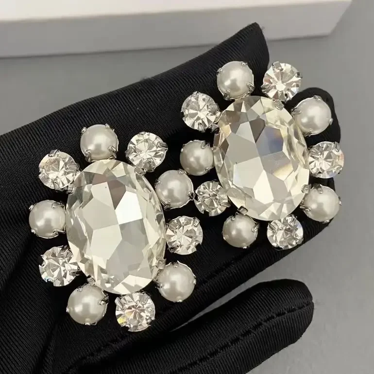 

Новые модные круглые серьги с жемчугом и кристаллами, роскошные клипсы для ушей, дизайнерские украшения от известного бренда