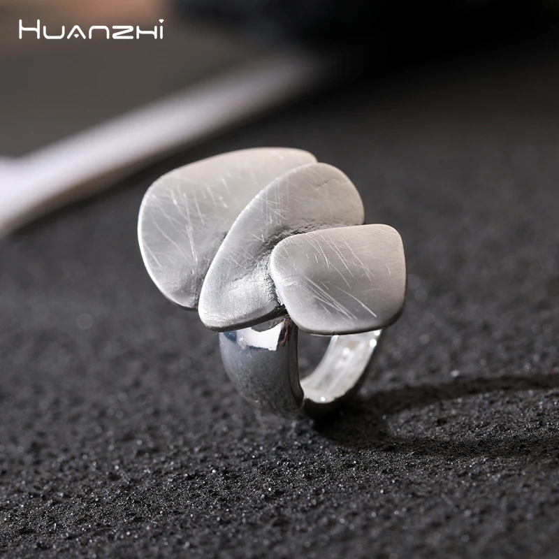 Huanzhi Overdreven Mat Zilver Kleur Onregelmatige Verstelbare Grote Ring Voor Vrouwen Elastische Touw Punk Vintage Sieraden 2023 Nieuw