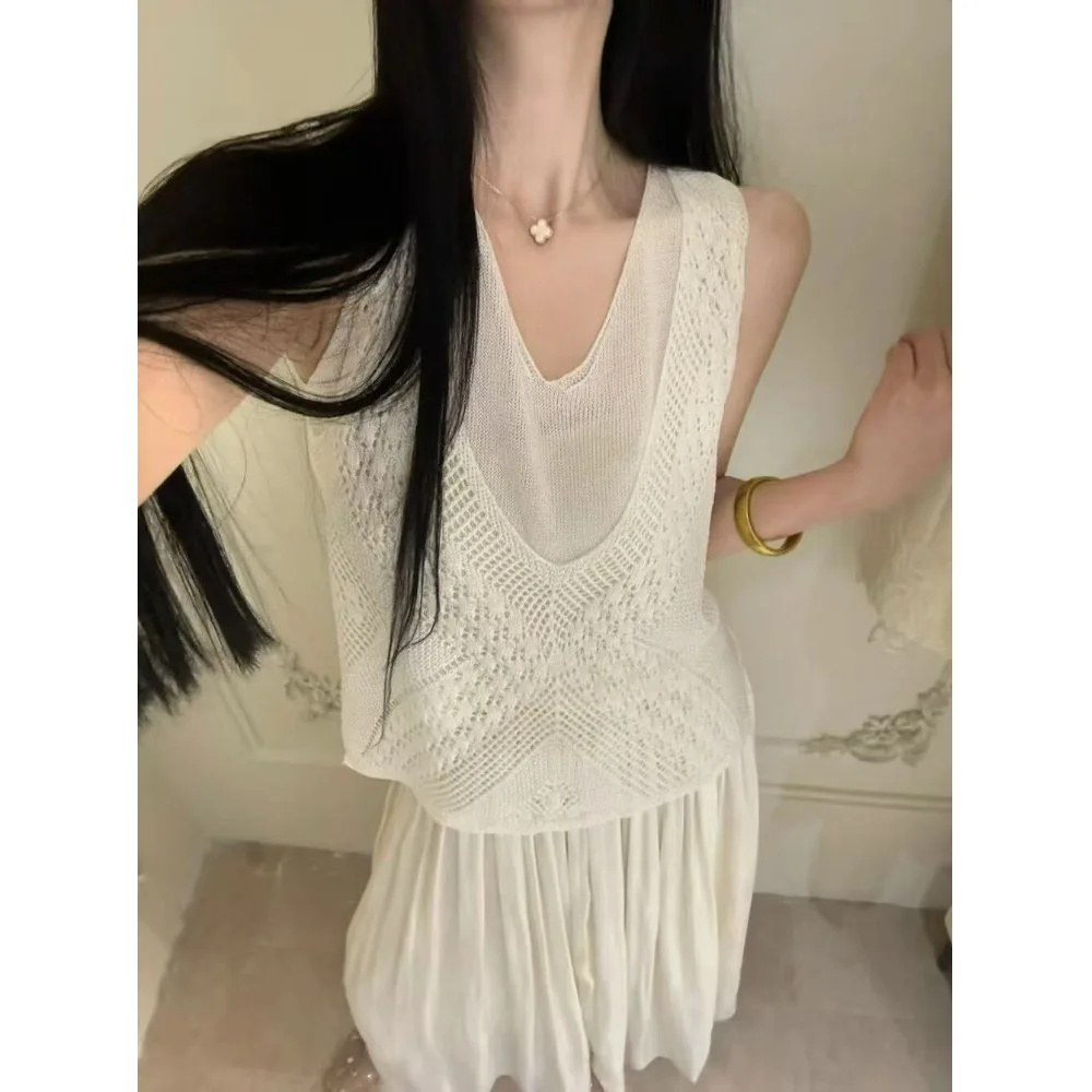 

Elegant V-Neck Knitted Vest Set Women's Hollow out Design Versatile Lazy Style Layering Top Polyester Fiber Thin Model