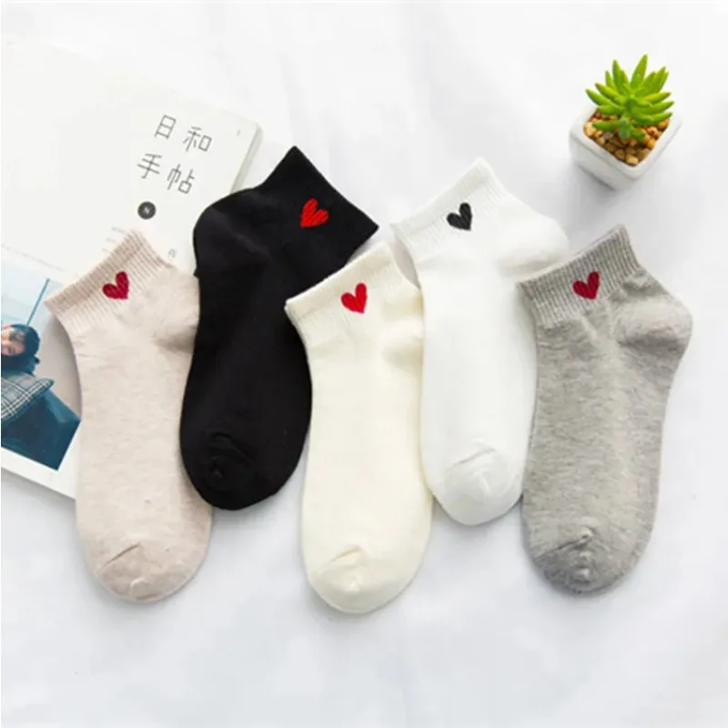 

Women Socks Cotton Low tube Cute Love Heart With Print Kawaii Beautiful Ladies short ankle Socks Girls Art Warm Sokken Femme Sox