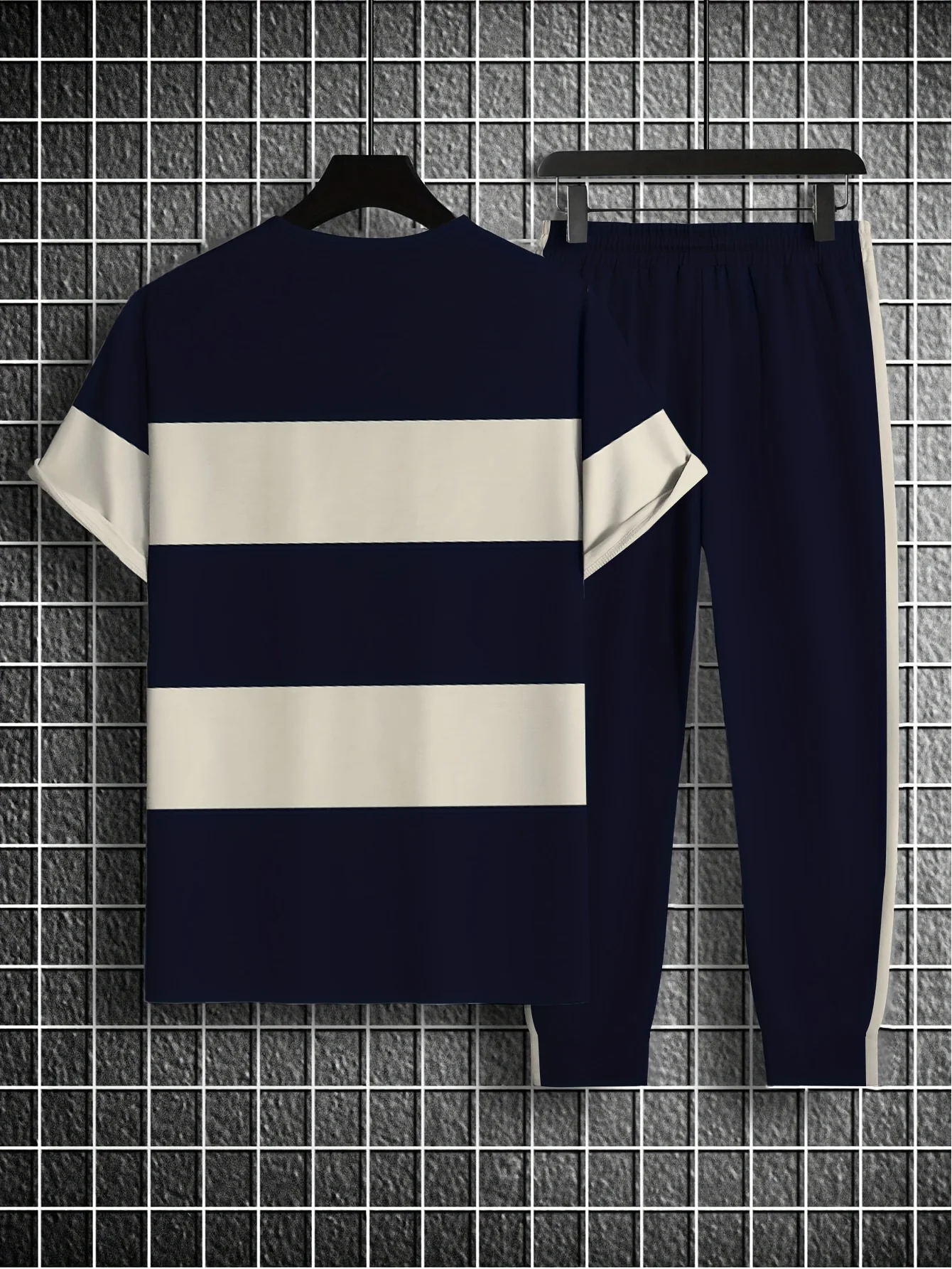 

Hot selling men's summer fashion striped printed breathable round neck T-shirt and pants set outdoor casual two-piece set