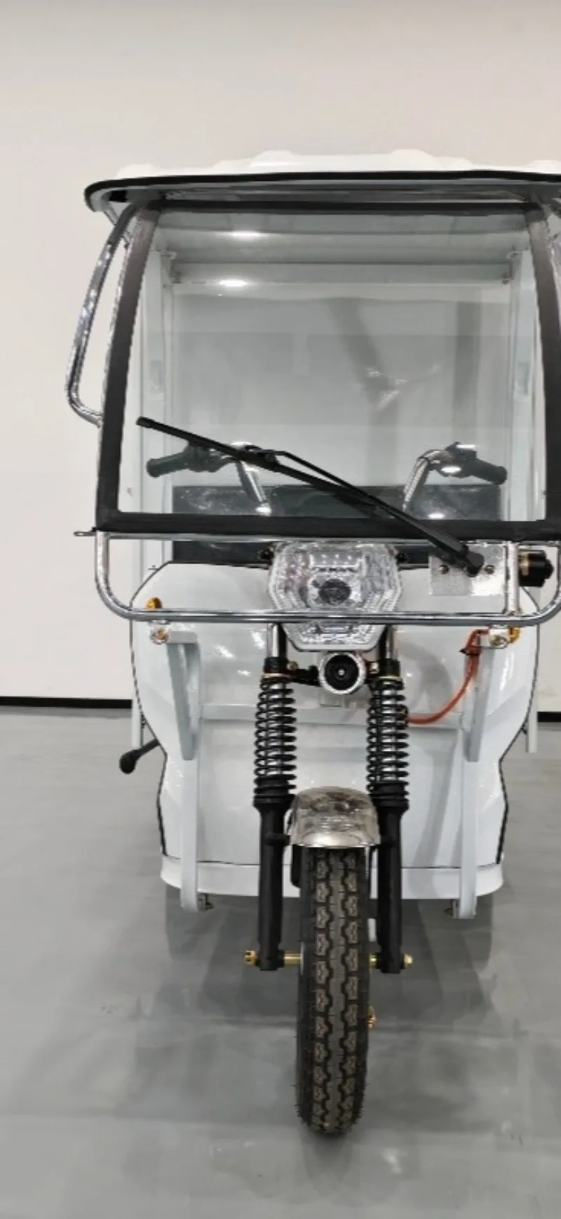 Budget-friendly Hand-held Steering 800W Motor Electric Three-Wheel Open Body Water Delivery Truck for Adult
