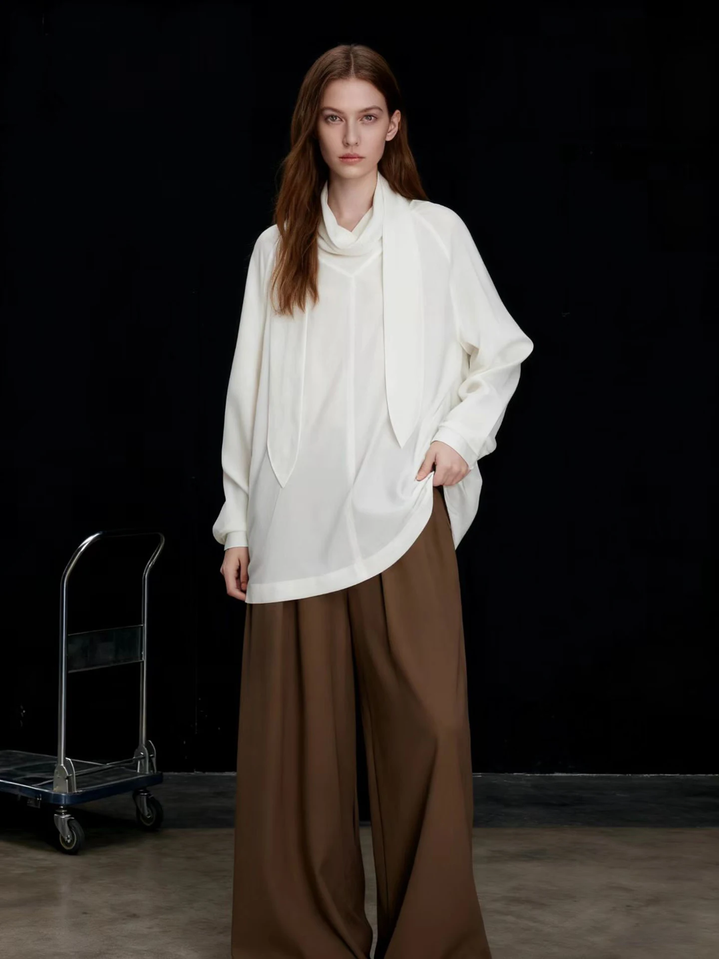 

Свободный крой с шарфом и воротником irt Civibe Draped Feel HUAAPPUW женское повседневное дышащее длинное пальто средней длины Sve