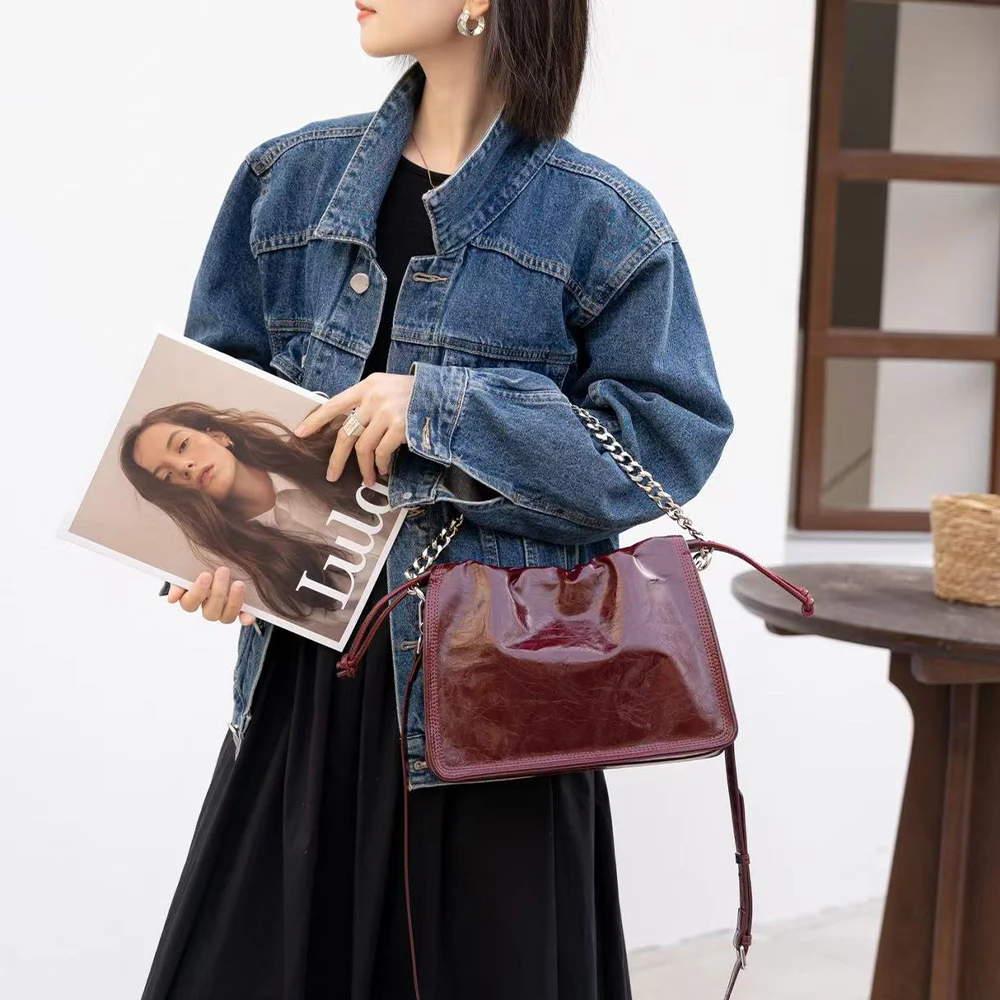 

Women's Fashion Crossbody Bag 2025 Tote Bag Head Layer Cowhide Hardware Chain Chisel Buckle Bag