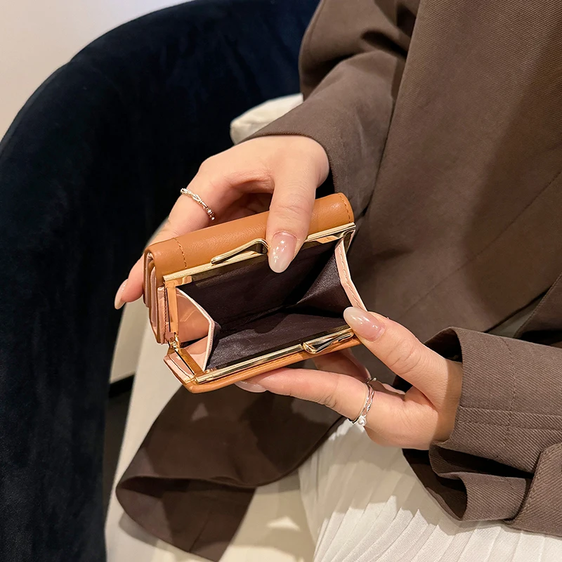 

Women Zipper Short Style Purse Solid Large Capacity Multi Buckle Clip CaroSlot Coin Purse With Folding Concealed Wallet cartera