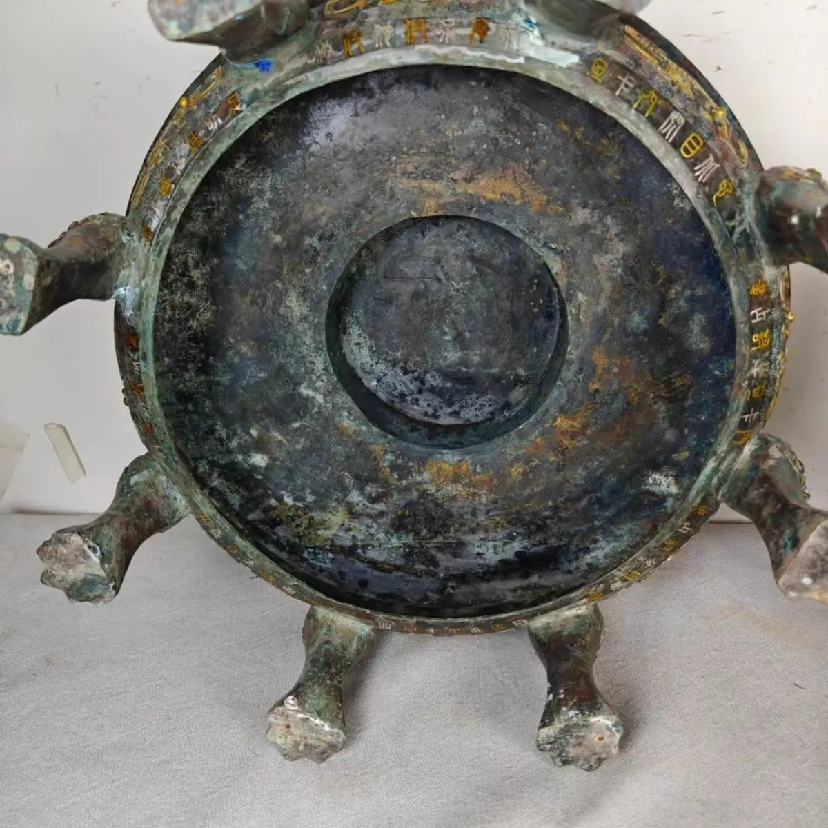 Eastern Han Dynasty bronze wrong gold bronze collection ornament antique decoration