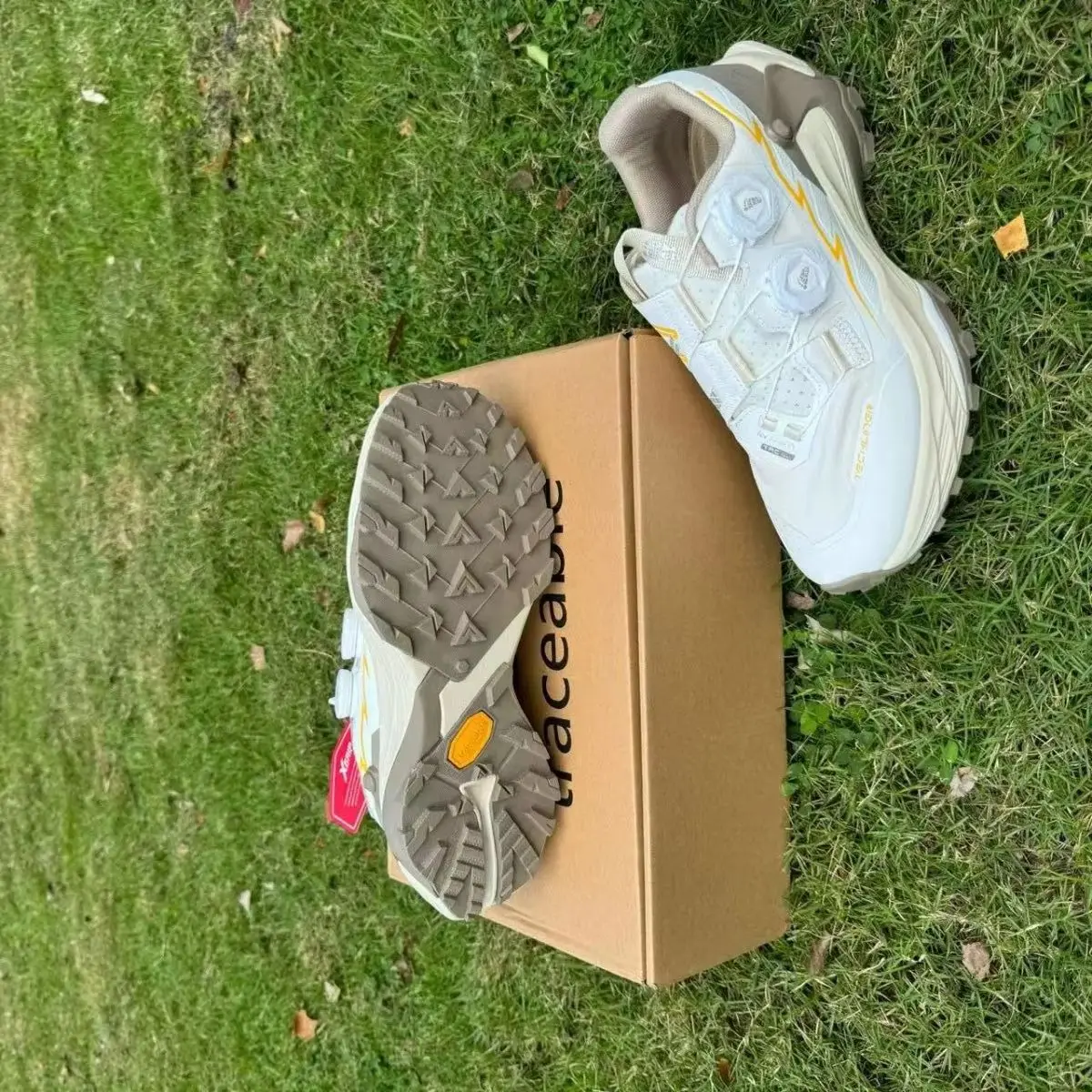 

Original Brand Unisex Anti Slip Mountain Climbing Footwear Designer Quick Lacing Outdoor Hiking Shoes All Terrain Trecking Shoe