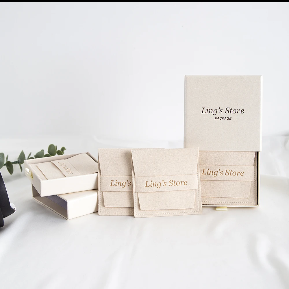 50 szt. Uroczych pudełek na biżuterię z własnym logo, jednokolorowe, z aksamitnym woreczkiem z mikrofibry, torby do przechowywania kolczyków, naszyjników i innej biżuterii.