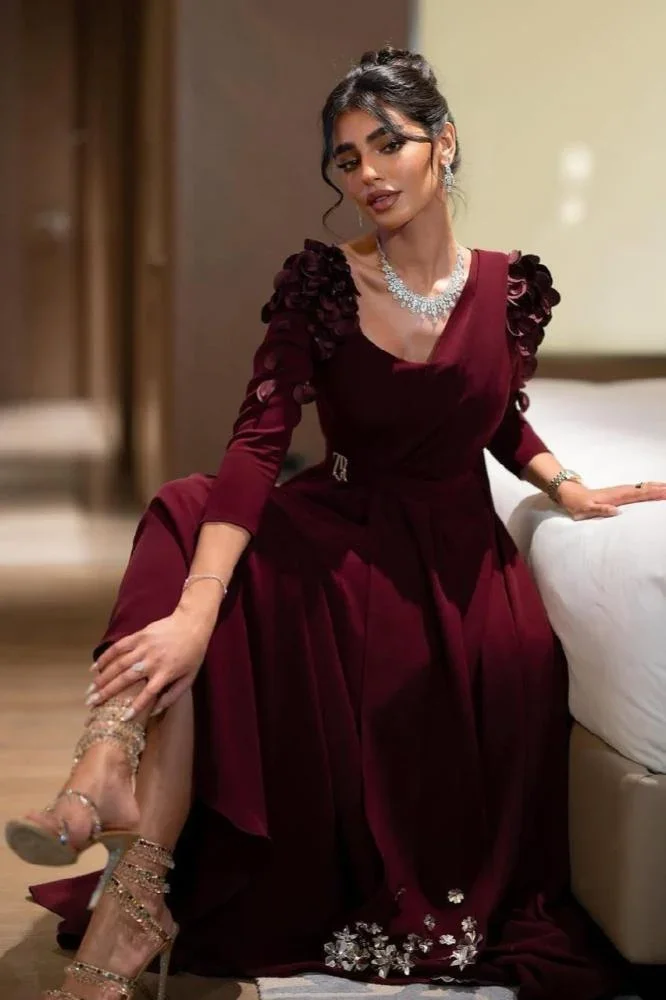 カスタマイズされたブルゴーニュフラワーウエディングドレス V ネックフルスリーブフォーマルイブニングパーティードレス A ラインサテン結婚式のゲストの衣装