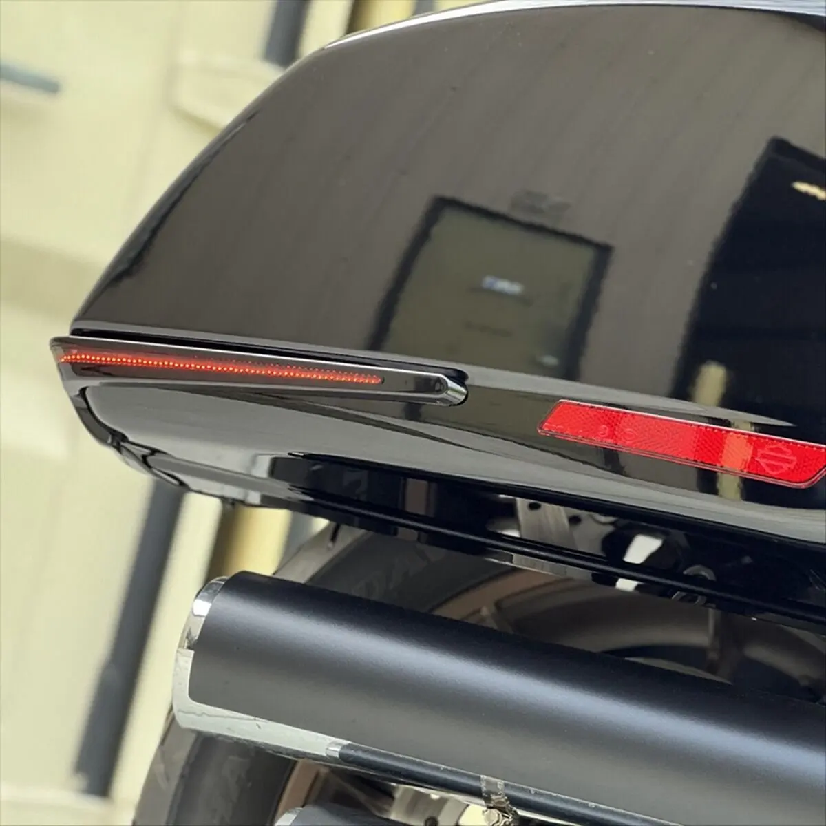 Super Sale Motorcycle Rear Saddlebags Tracer LED Indicators Turn Brake Lights FOR Harley Low Rider ST FXLRST El Diablo Red