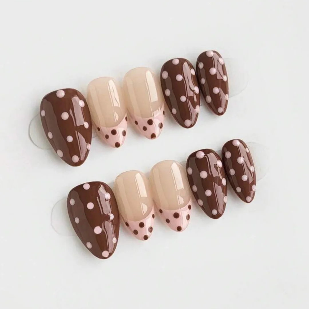 

10pcs high-end Cute Malade style, hand-drawn dots, pink and coffee color contrast handmade fake nails