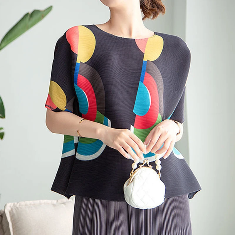 Fashionable pleated contrasting geometric patterns korean luxury clothing dresses ladies 2023 summer t-shirts
