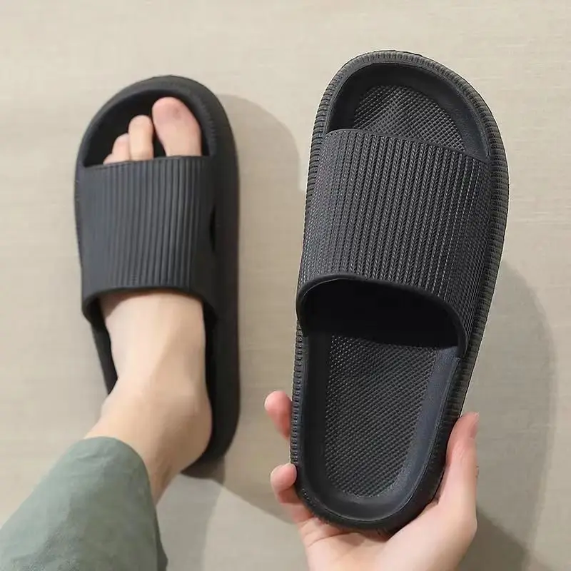 Men Trend New Summer Slippers EVA Soft Bottom Cloud Slides Light Beach Shoes Male Suitable Indoor and Outdoor