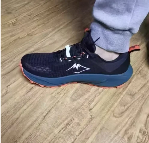 

New Arrival: Hot-Selling Breathable Cushioned Unisex Running Shoes Outdoor Footwear Sprinting Specialized Track & Field Running