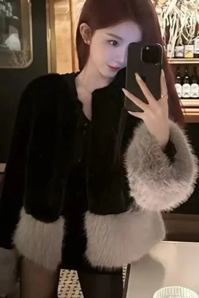 

2025 Autumn/Winter Women's Fake Fur Coat Commuting Fashion Splicing Short Top