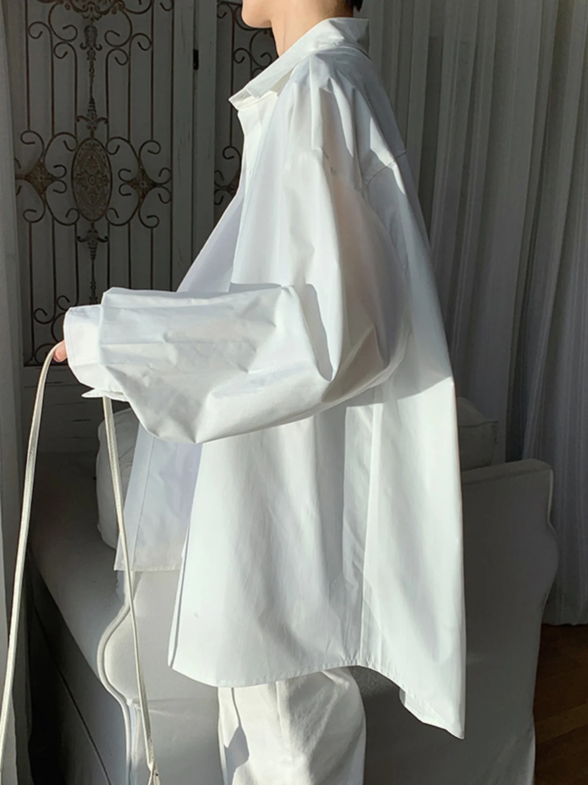 

Pure White Long Sve Men's irt Baroque Sle Sun Protection Faion Brand Casual Loose Fit Youthful Trend Autumn Wear