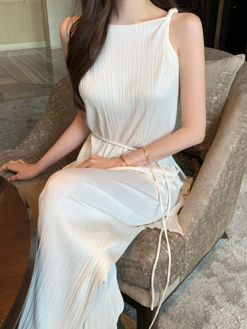 Off-white suit