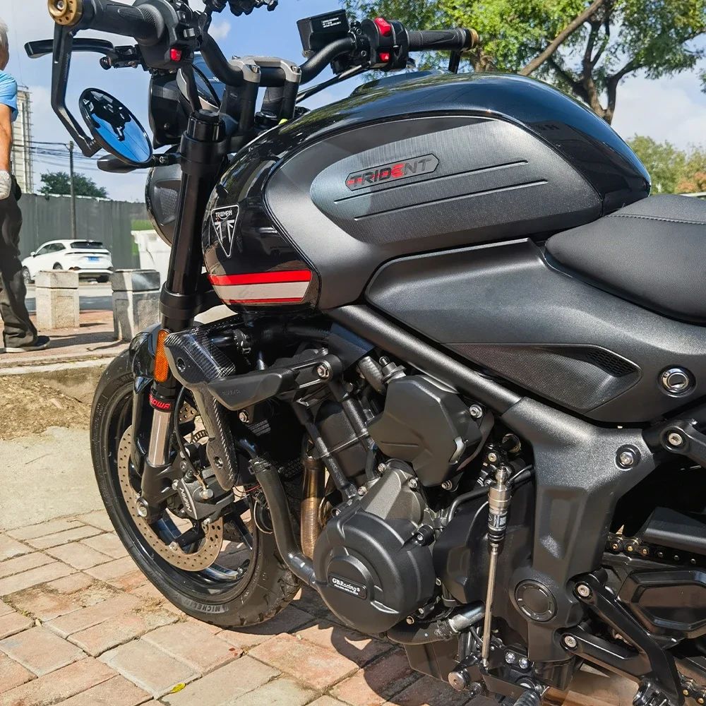 ل انتصار ترايدنت 660 2021 2022 2023 2024 ألياف الكربون دراجة نارية المبرد الجانب يغطي ترايدنت 660 2021- 2024 اكسسوارات #4