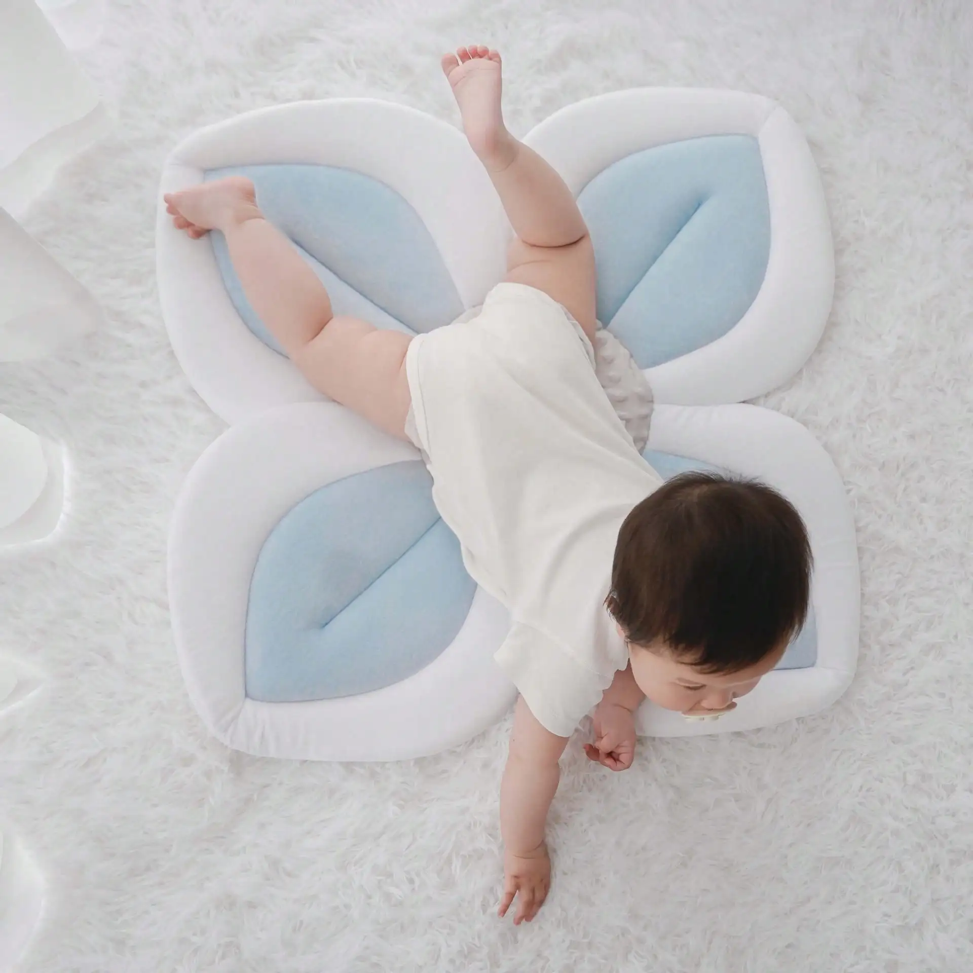 Blooming Bath Lotus Baby Bath Seat For Babys Bathing Comfort Baby Sink Bathtub Mat Not Easily Deformed Cushion Safe Flower Seat view 3