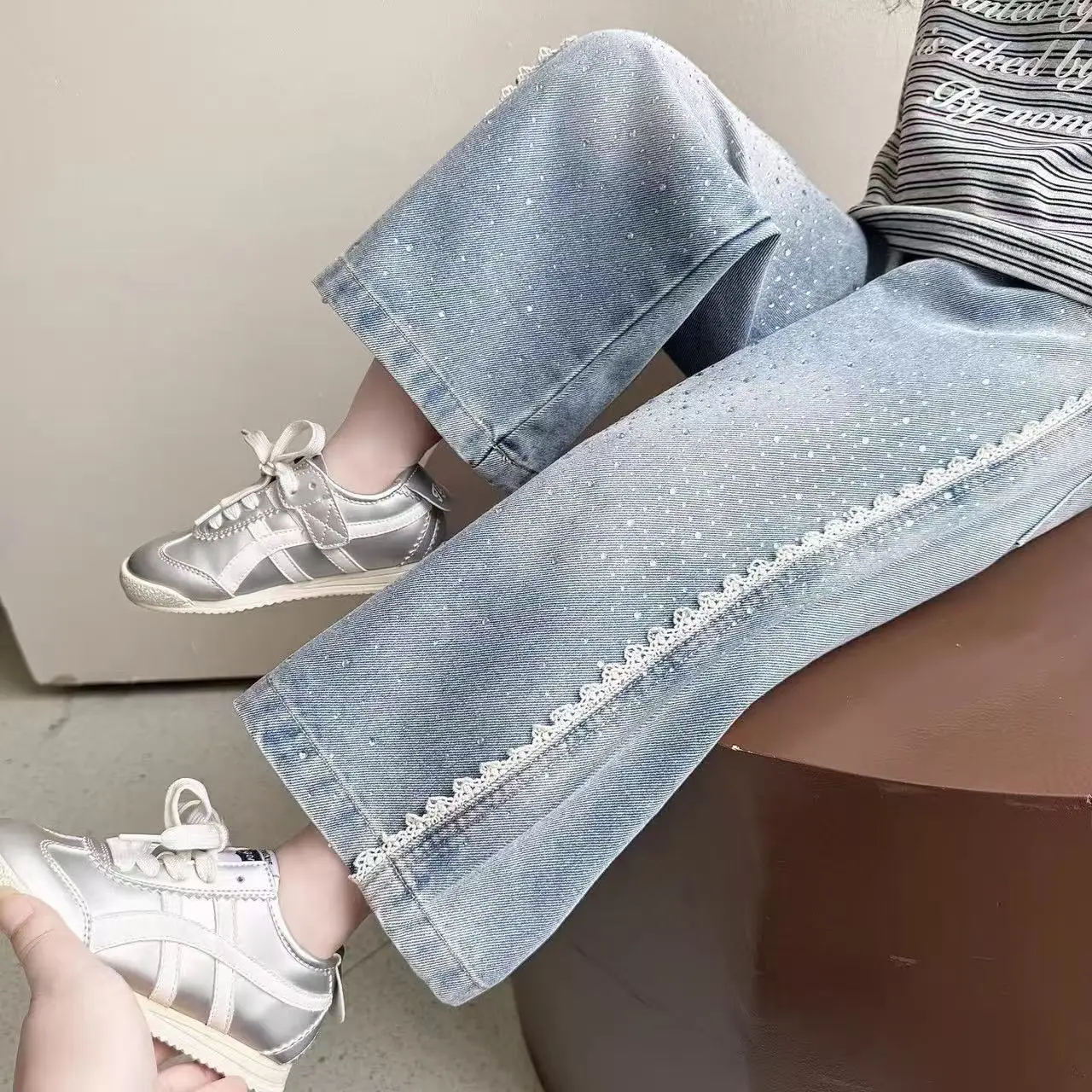 

Джинсы для девочек на весну-осень, новые, для подростков, с принтом «звездное небо», свободные, широкие, джинсовые брюки, модные штаны