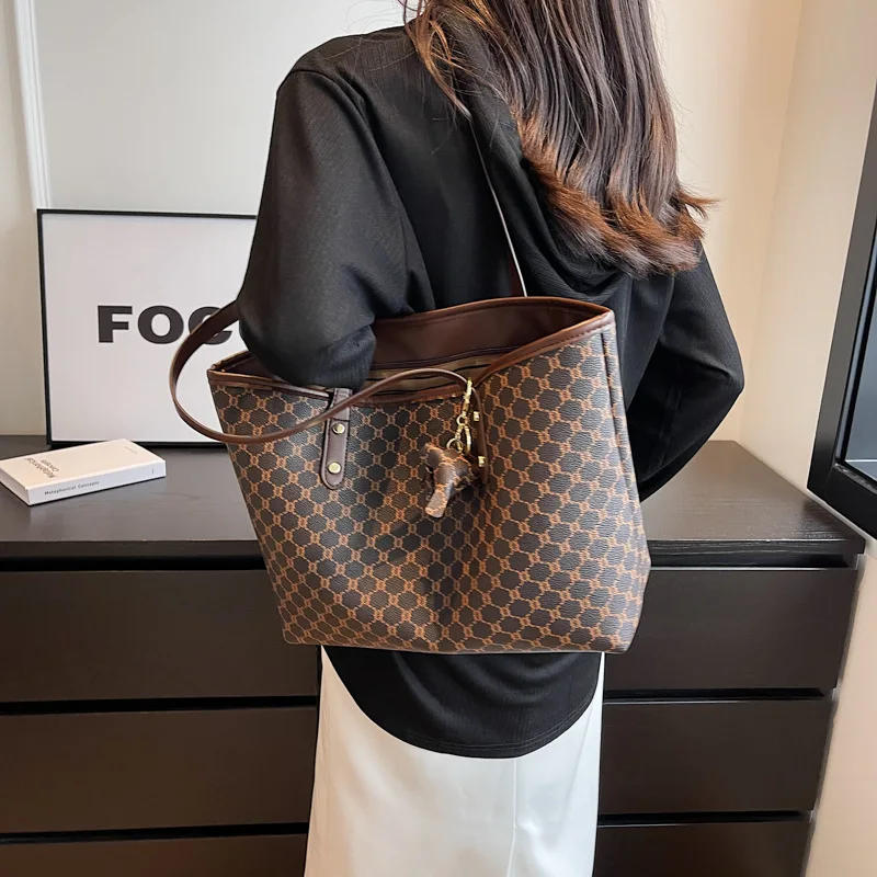 High-End Sense Women\'S Bag Large Capacity Tote Bag Light Luxury One Shoulder Mom Commuting Diagonal Span Bag Luxury Handbags