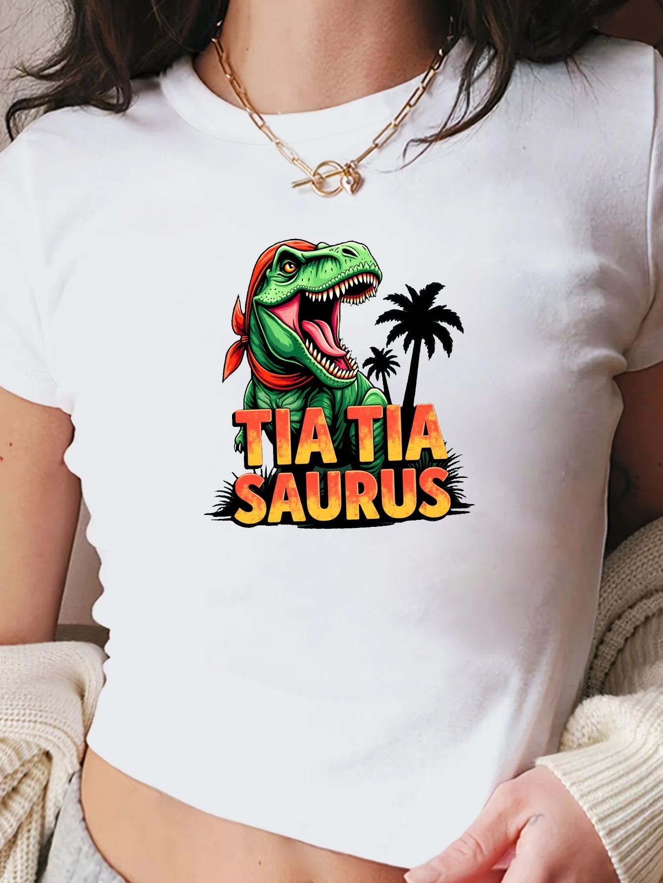 تي شيرت Tia Saurus Dinosaur Bandana للسيدات بأكمام قصيرة ورقبة دائرية ونمط مطبوع كاجوال - نسائي