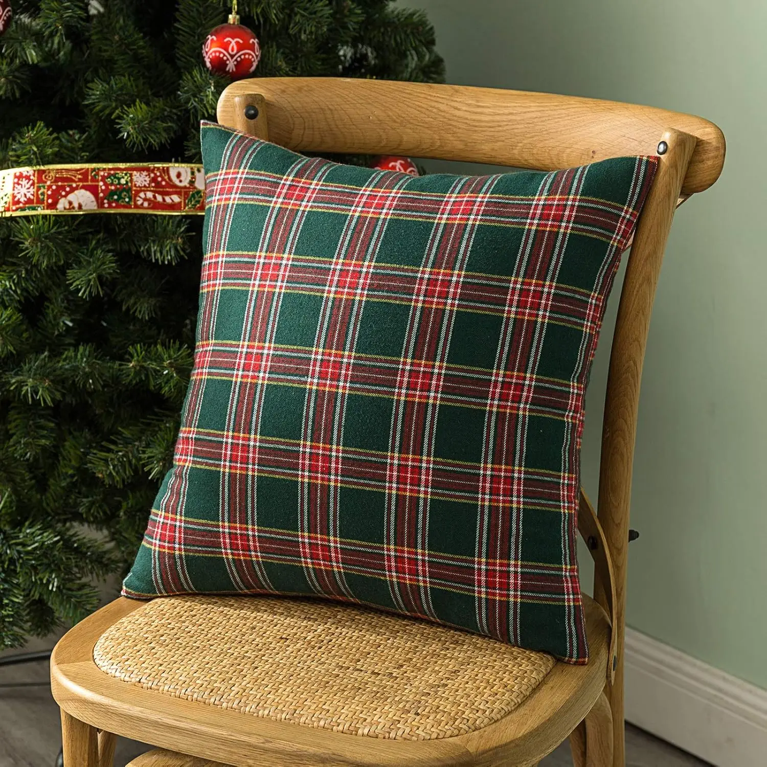2PCS Scottish Tartan Christmas Plaid Decorative Throw Pillow Covers Red And Green Cushion Case for Farmhouse Home Holiday Decor