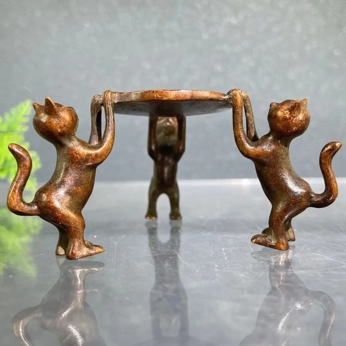 Three kittens display home teapot lid tea ceremony tea set desktop retro miscellaneous antique ornaments