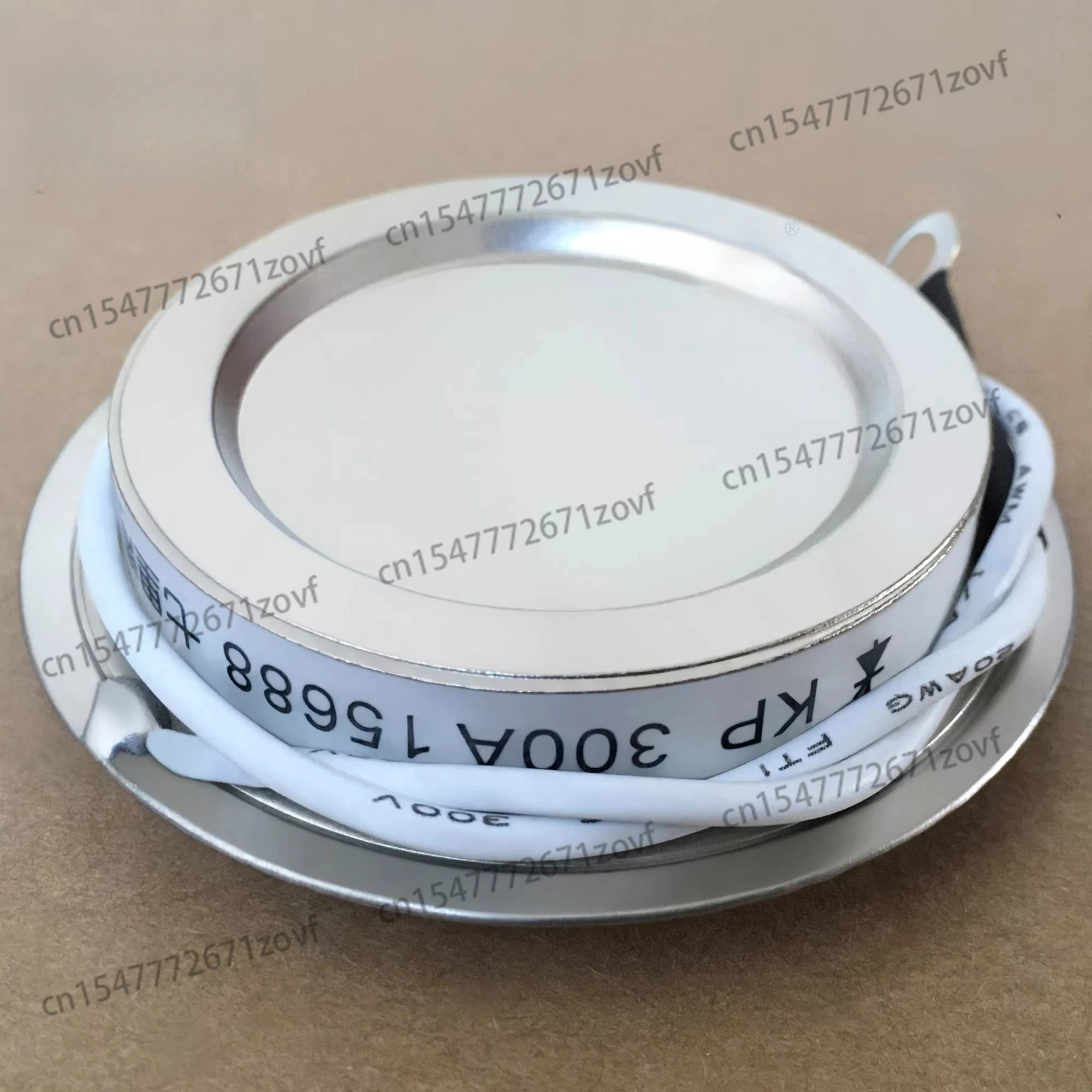 

KP300A KP300A1600V 3CT-16 Вогнутый плоский симисторный тиристор с семи положительных