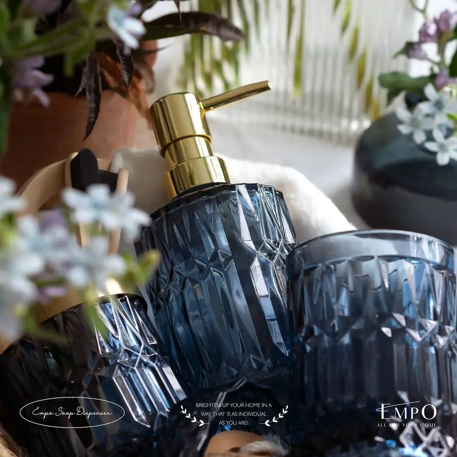 

Набор из 6 предметов для ванной комнаты из прозрачного стекла: дозатор для лосьона и мыла, мыльница, подставка для зубных щеток, стакан, емкость для ватных палочек, контейнер для хранения.