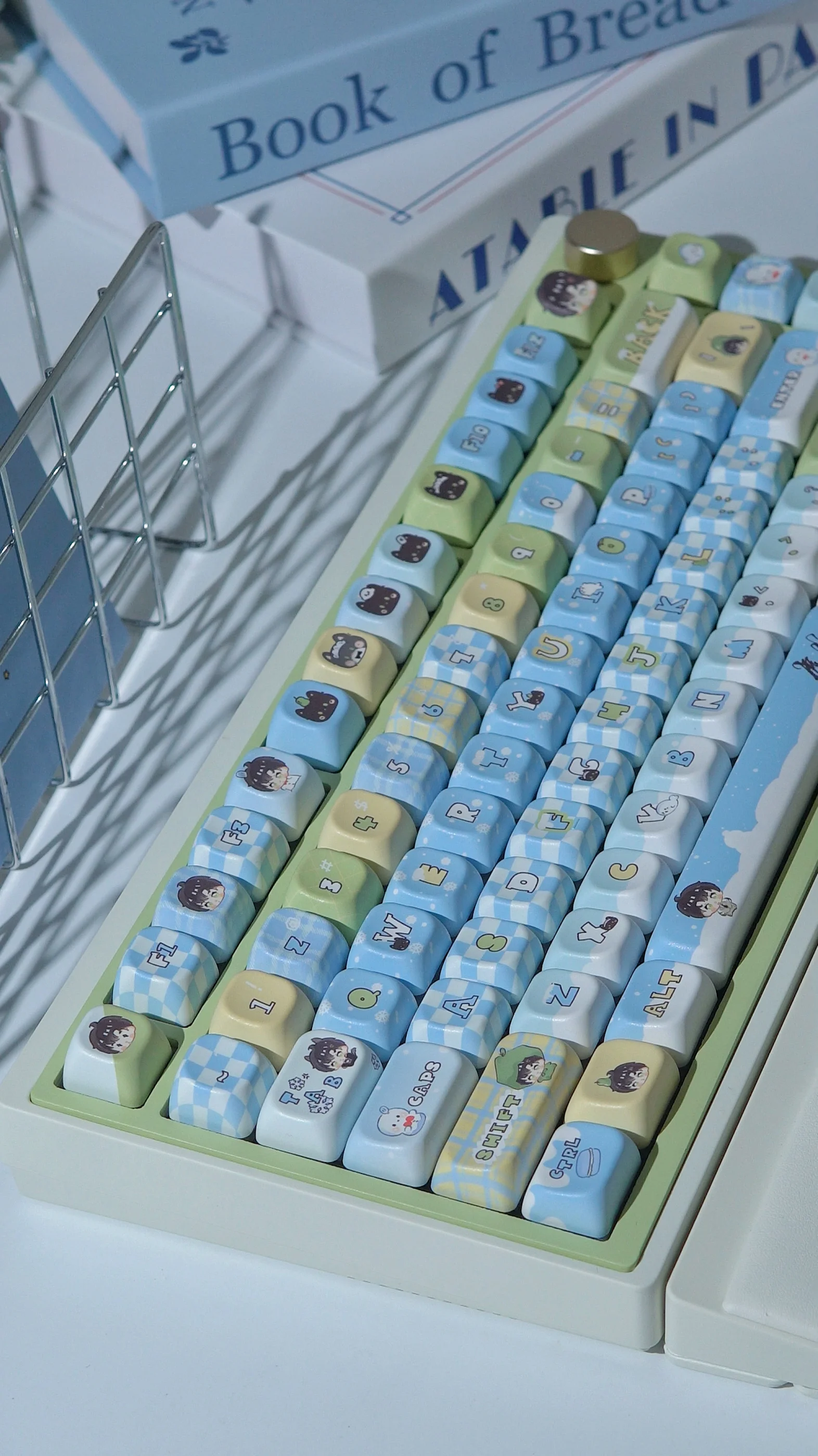 

Love and deepspace super cute ambitus series ！！Zayne 141pieces Keyboard cap delicacy High Quality Surpresa Birthday gift