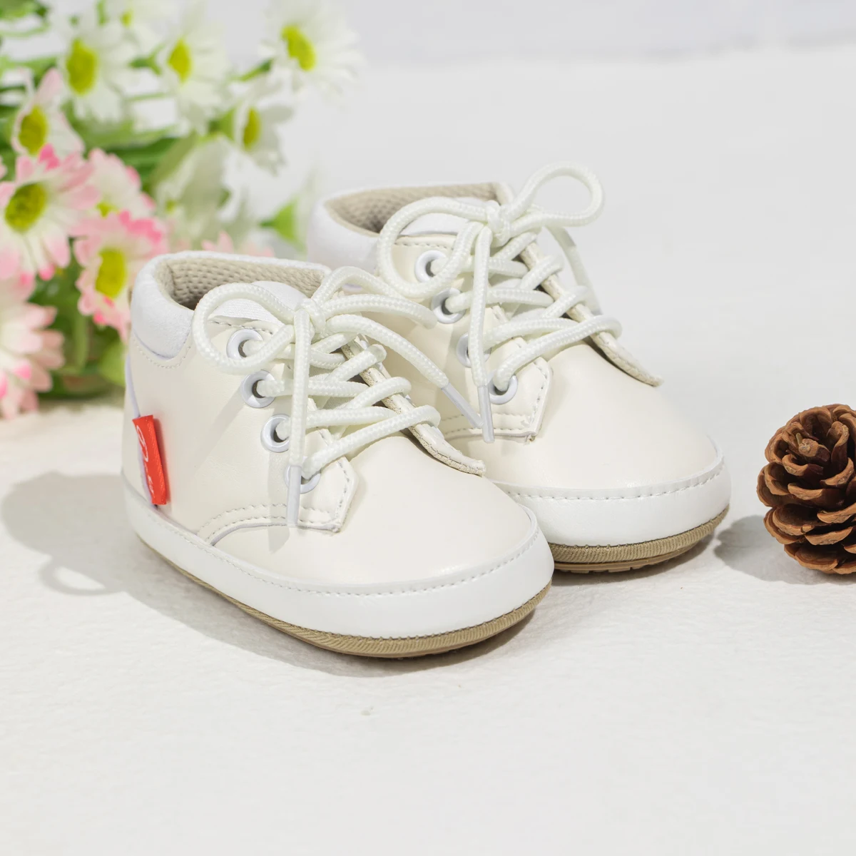 

Newborn Baby Boys Leather Shoes Classic Black and White Leather High Top Straps Comfortable Should Not Fall Soft Non-Slip Soles